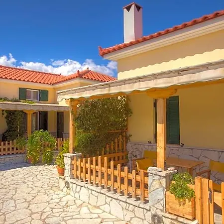 Foufas 4* Άστρος