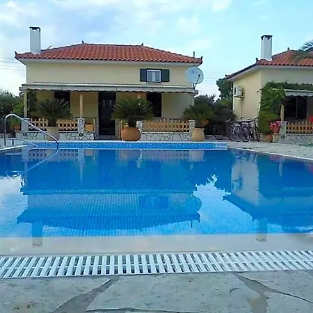Ξενοδοχείο Foufas 4*